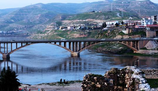 Cizre’de Gezilecek Yerler – Kalenin Surları, Medrese Avluları, Nuh Türbesi, Taş Köprüler ve Efsaneler Yolu