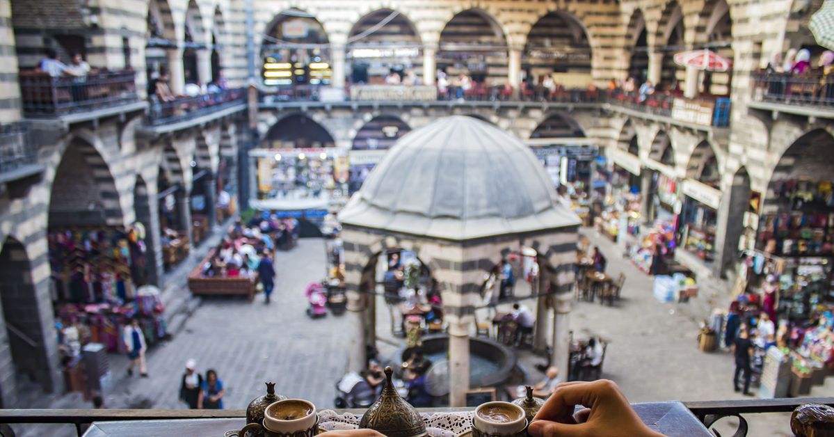Diyarbakır Merkez’de Gezilecek Yerler – Surlardan Hanlara, Camilerden Meydanlara Kadar Kültür ve Tarihle Dolu Bir Şehir Turu