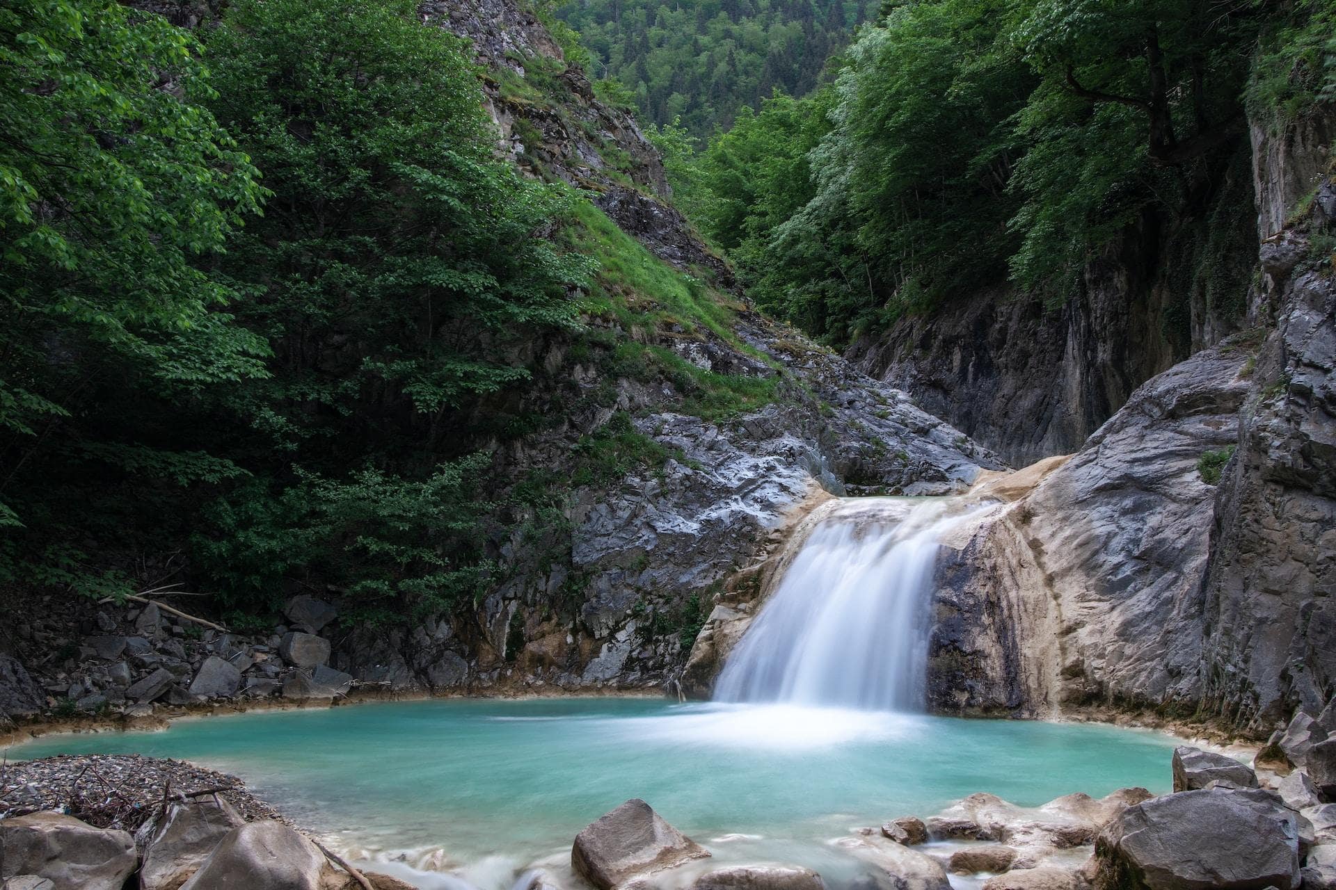 Güce de Gezilecek Yerler – Şelaleler, Dereler, Yayla Patikaları ve Sessiz Seyir Tepesi