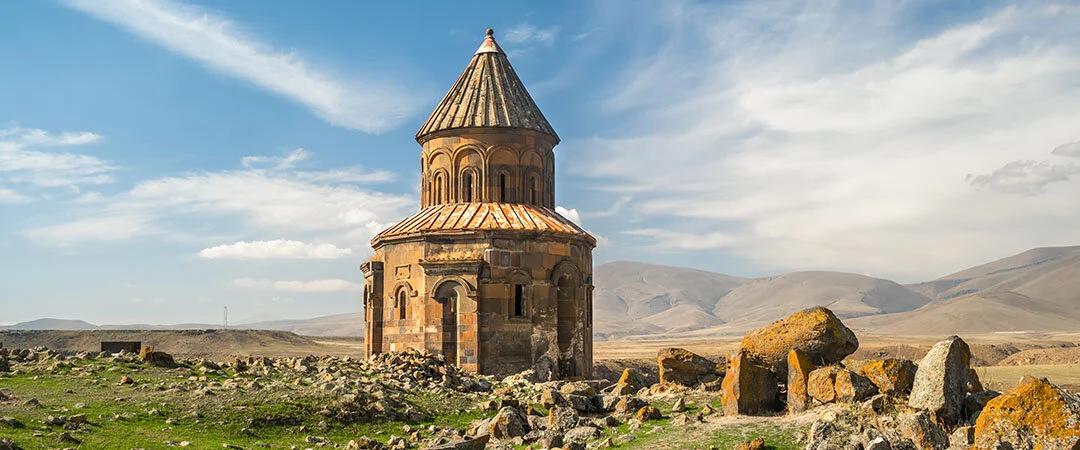 Kağızman’da Gezilecek Yerler – Yayla Göletleri, Taş Köprüler, Baraj Kampı ve Tarihi Kalıntılar