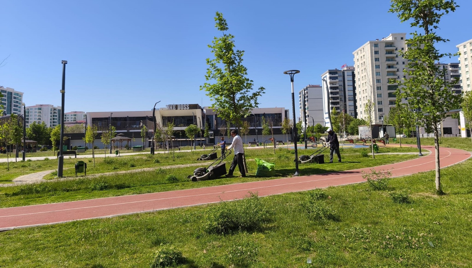 Kayapınar’da Gezilecek Yerler – Parklardan Bisiklet Yollarına, Sokak Lezzetlerinden Sosyal Merkezlere Kadar Şehrin Genç ve Canlı Yüzü