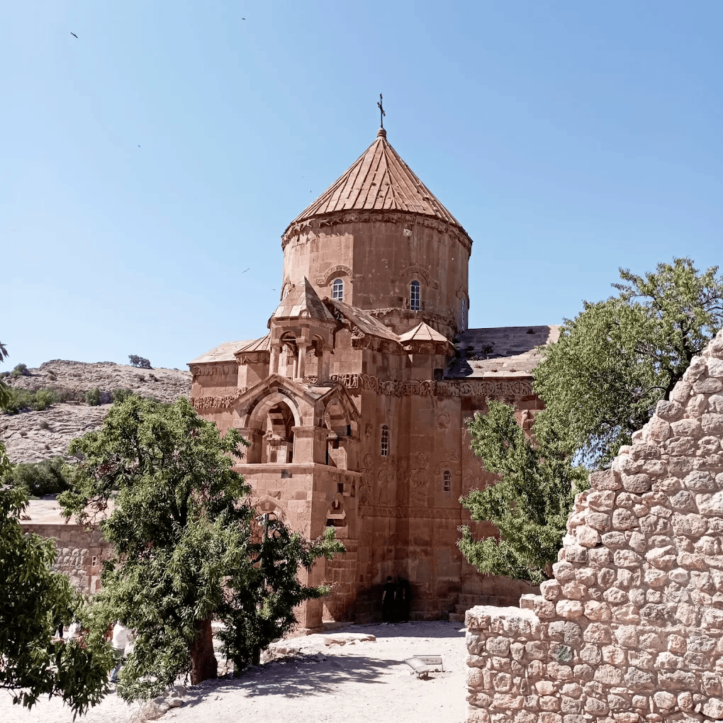 Tuşba’da Gezilecek Yerler – Van Gölü’nün Kuzeyinde Tarih, Doğa ve Sessizlik